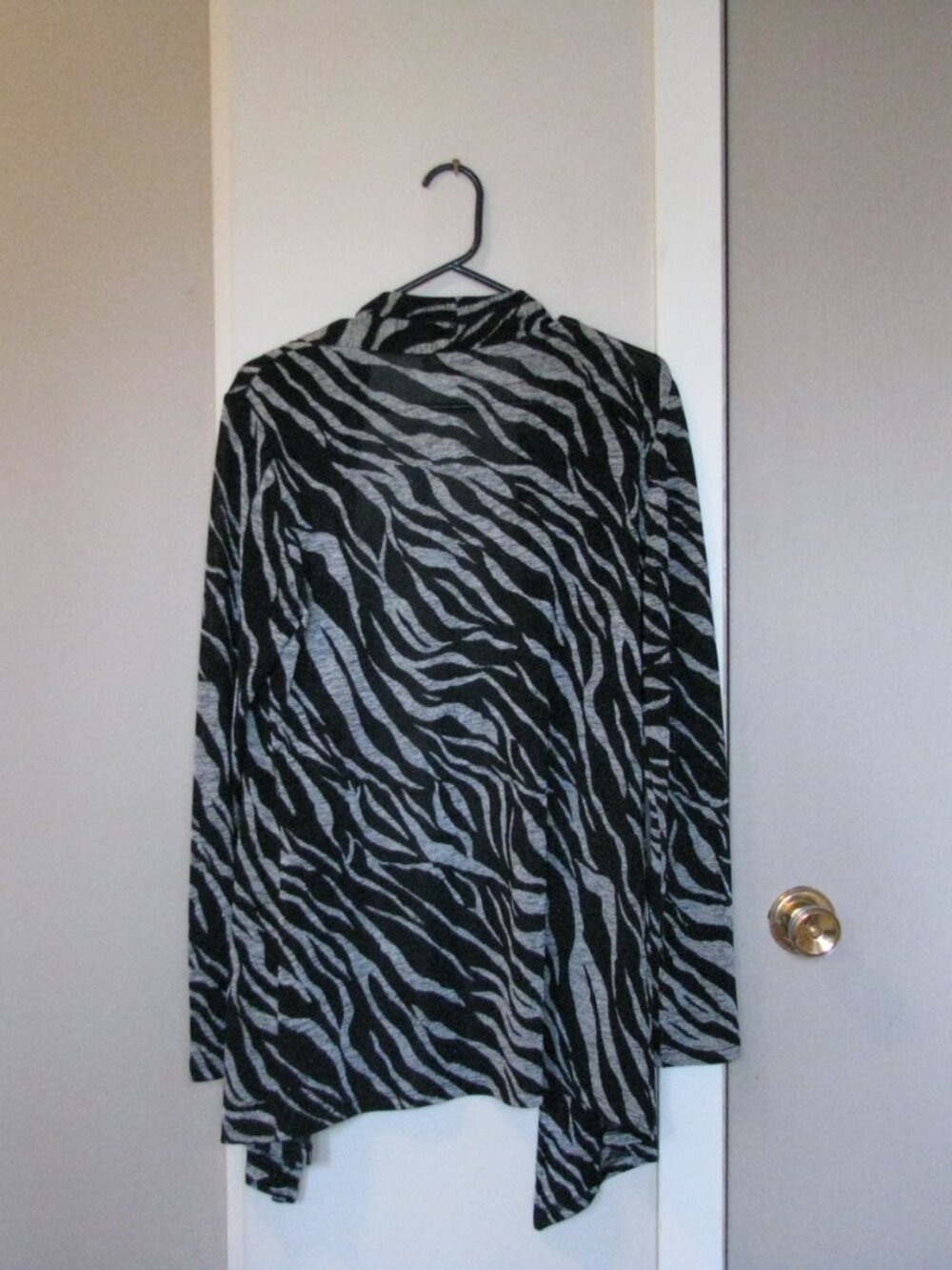 Laura Black and Metallic Silver Tiger Stripe Cardigan - Picture 2 of 6